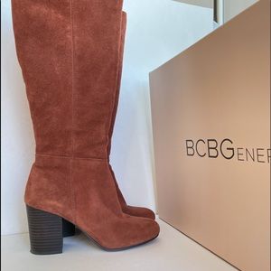 BCBG BG-Detroit Nutmeg knee high suede BOOTs 8М ЕUC